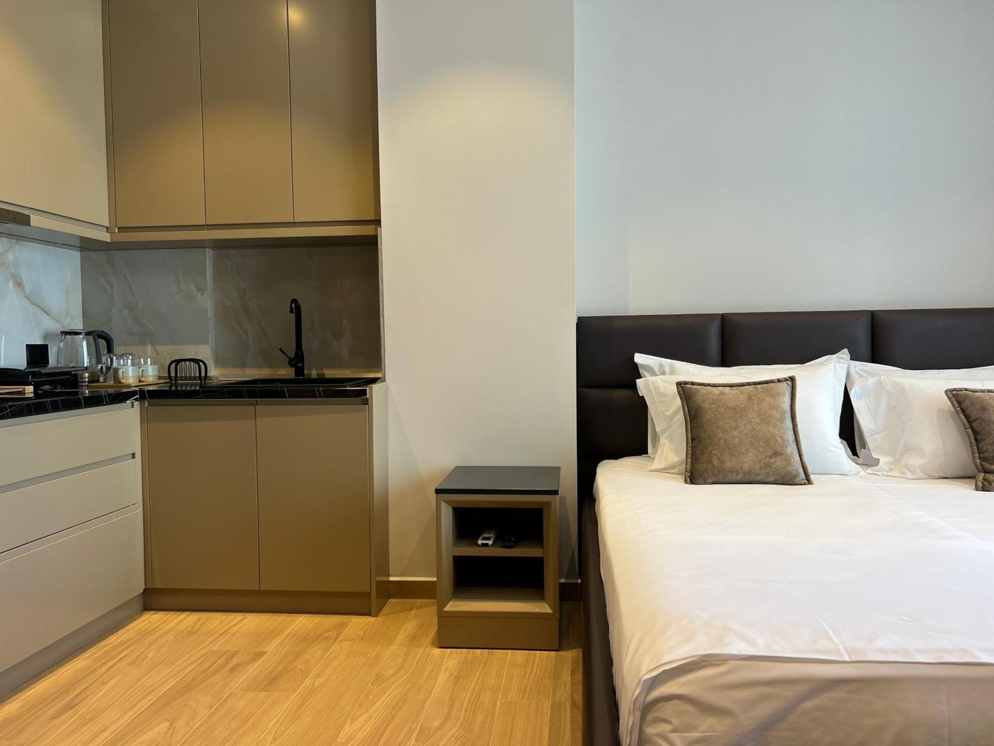 Coastline Luxury Apart Hotel Golem  Exterior photo