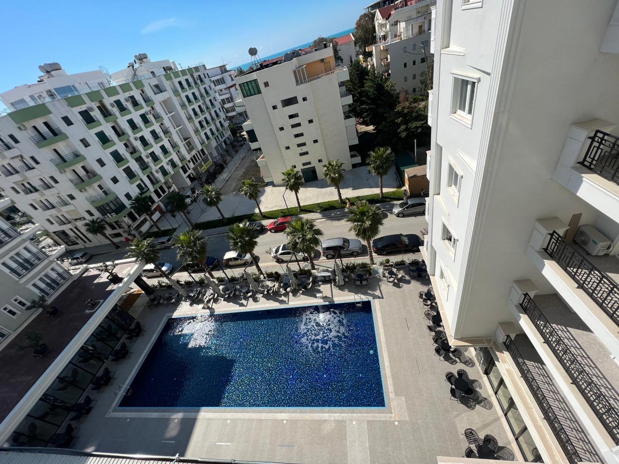 Coastline Luxury Apart Hotel Golem  Exterior photo